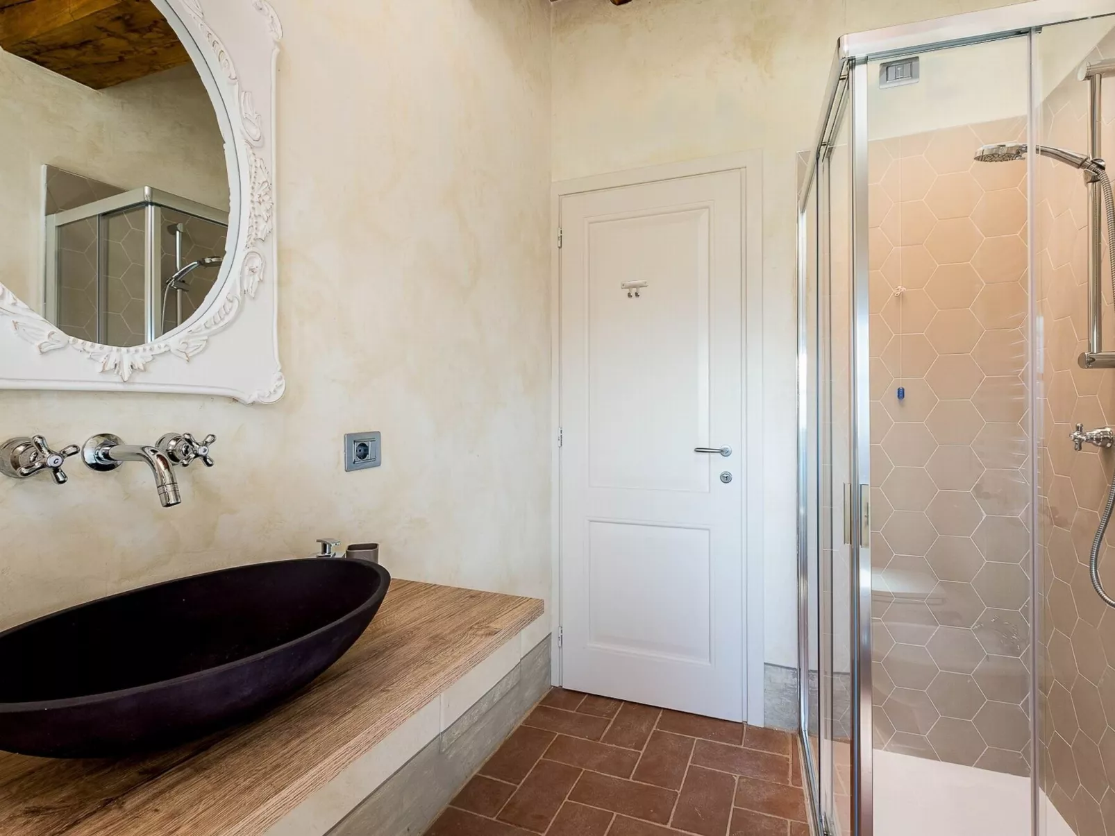 "Cascia T4 Rota" mit Pool-Binnen