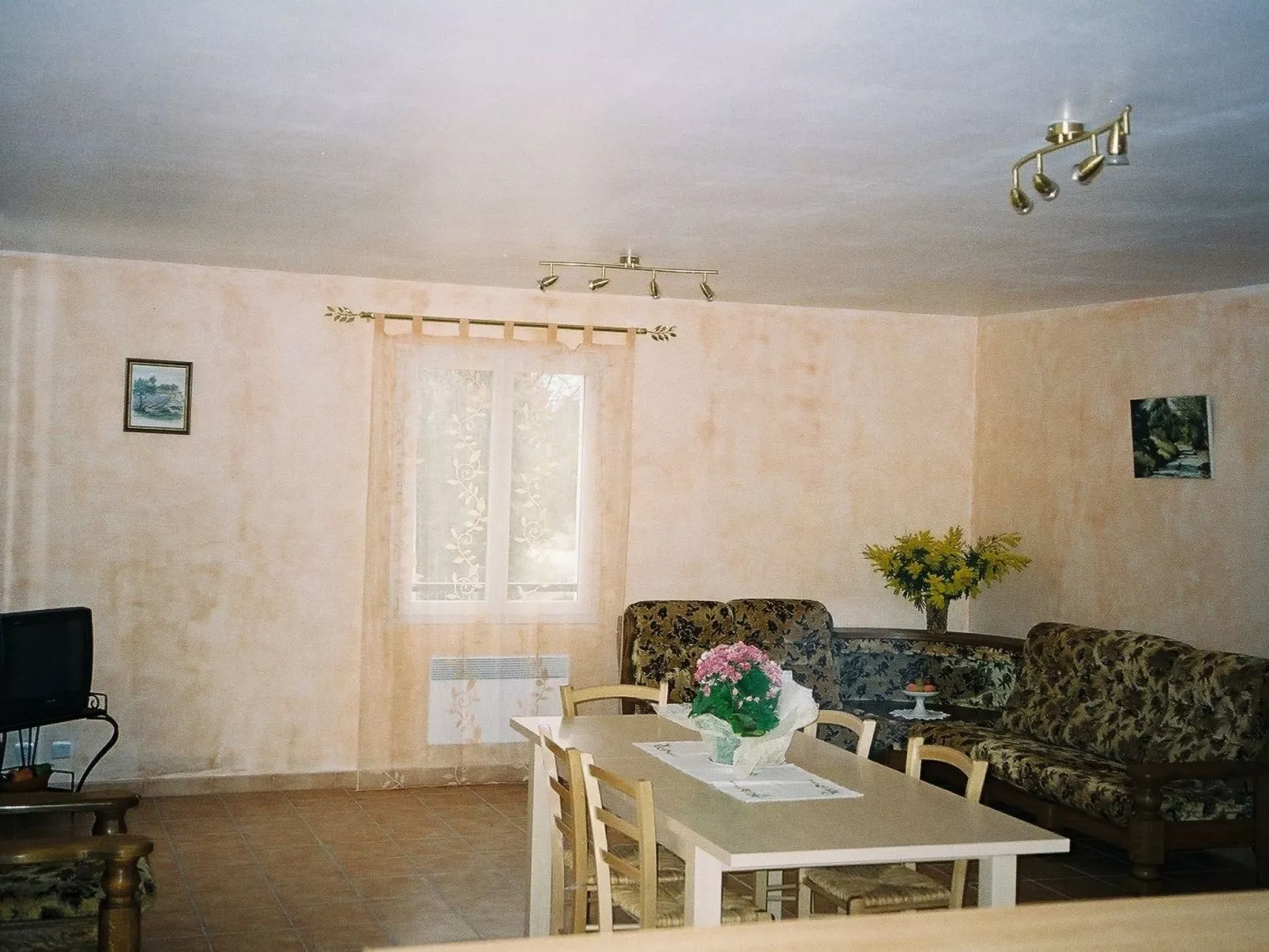 Mit Pool am Fuße des Mt Ventoux-Binnen