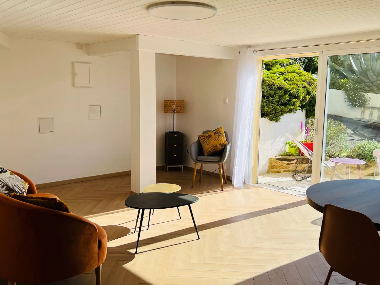 Prächtige Villa mit exotischem Garten, Strand 200m entfernt-Binnen