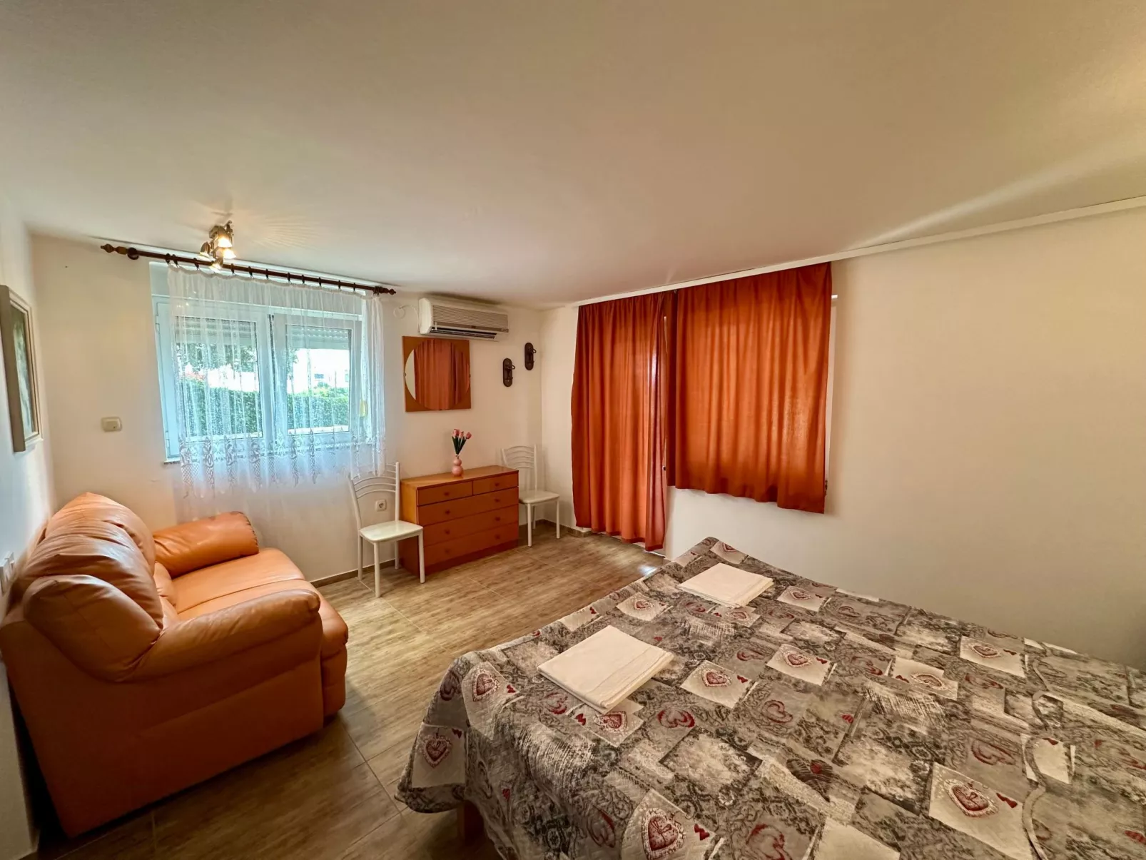 Apartment Car-Binnen