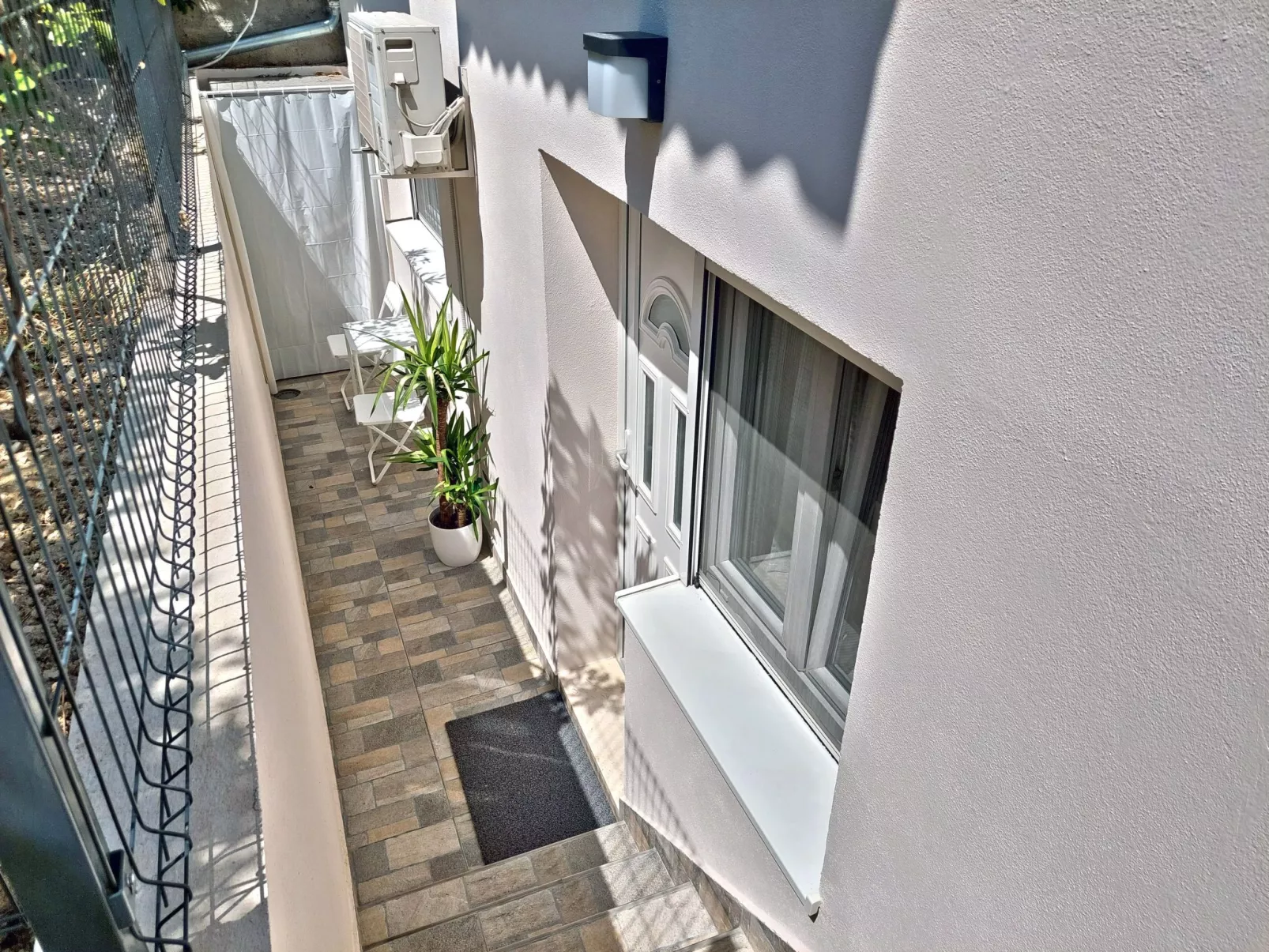 Sonniger Rückzugsort mit Privatparkplatz-Binnen