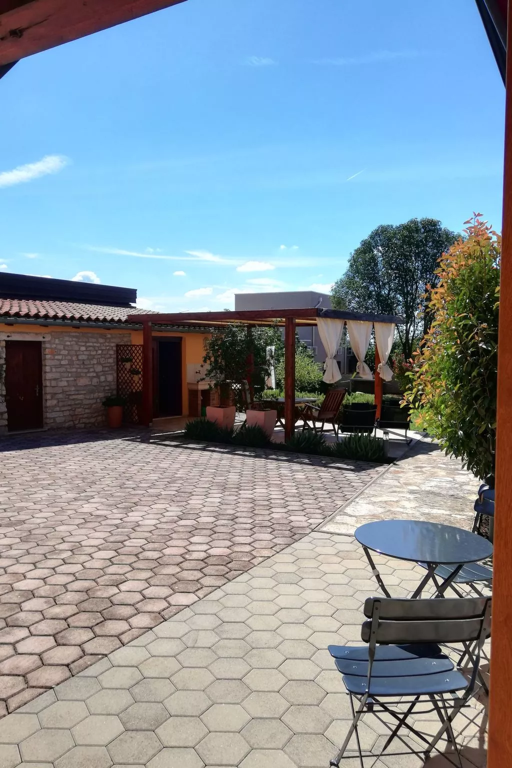 Haus Mirelia für zwei Personen mit Garten-Binnen