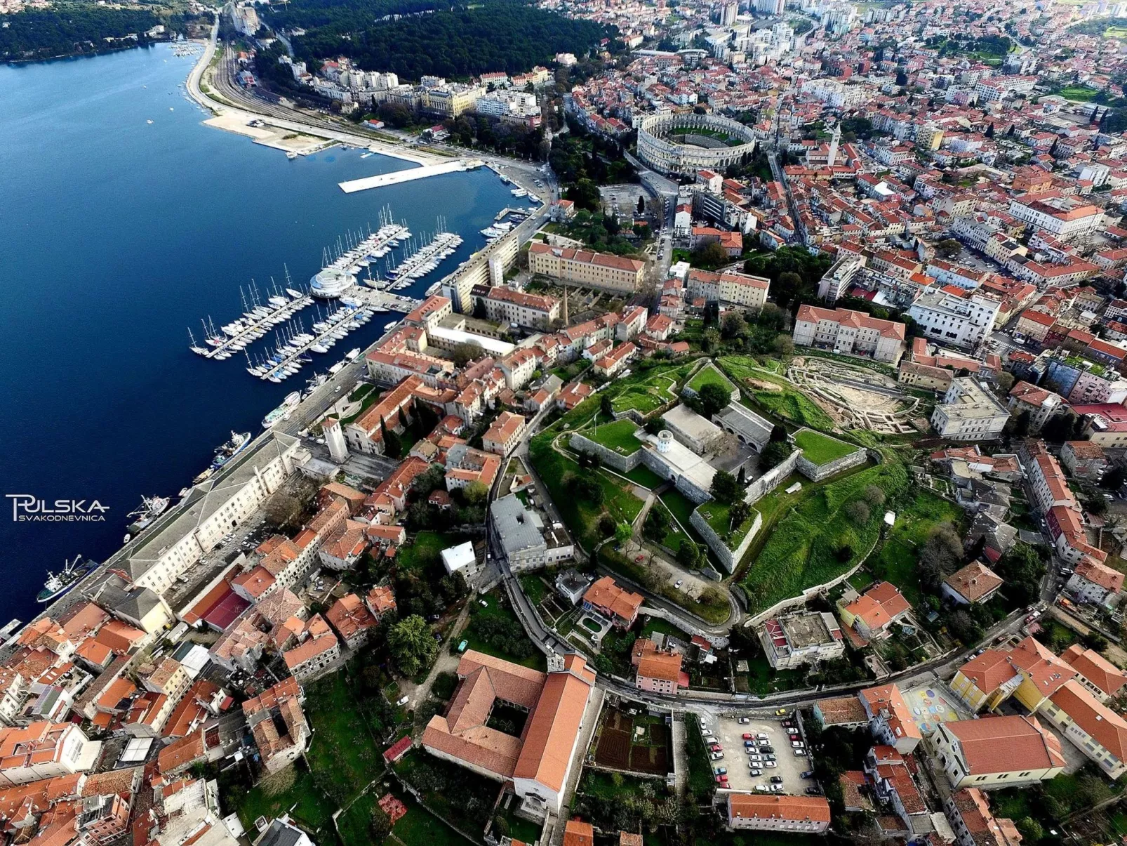 Höhlenmensch 2-Binnen