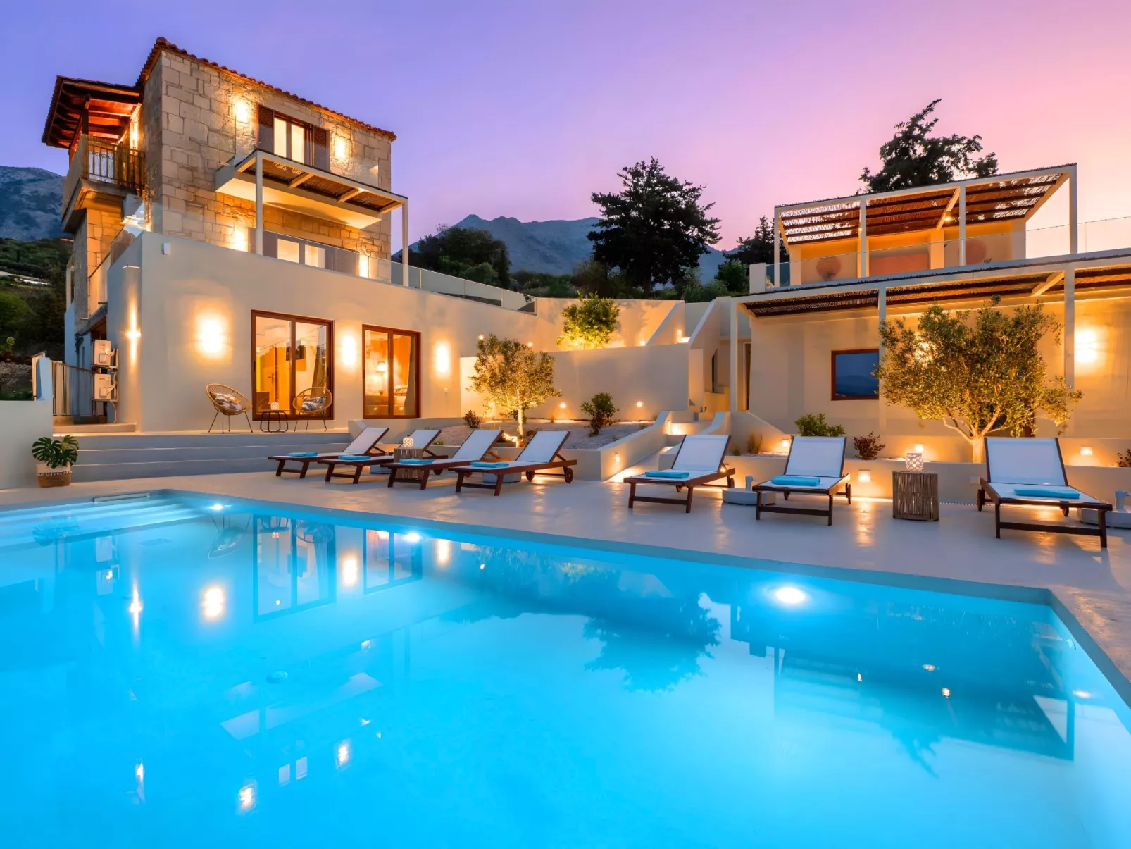 Soluna Villa Privater Pool-Binnen