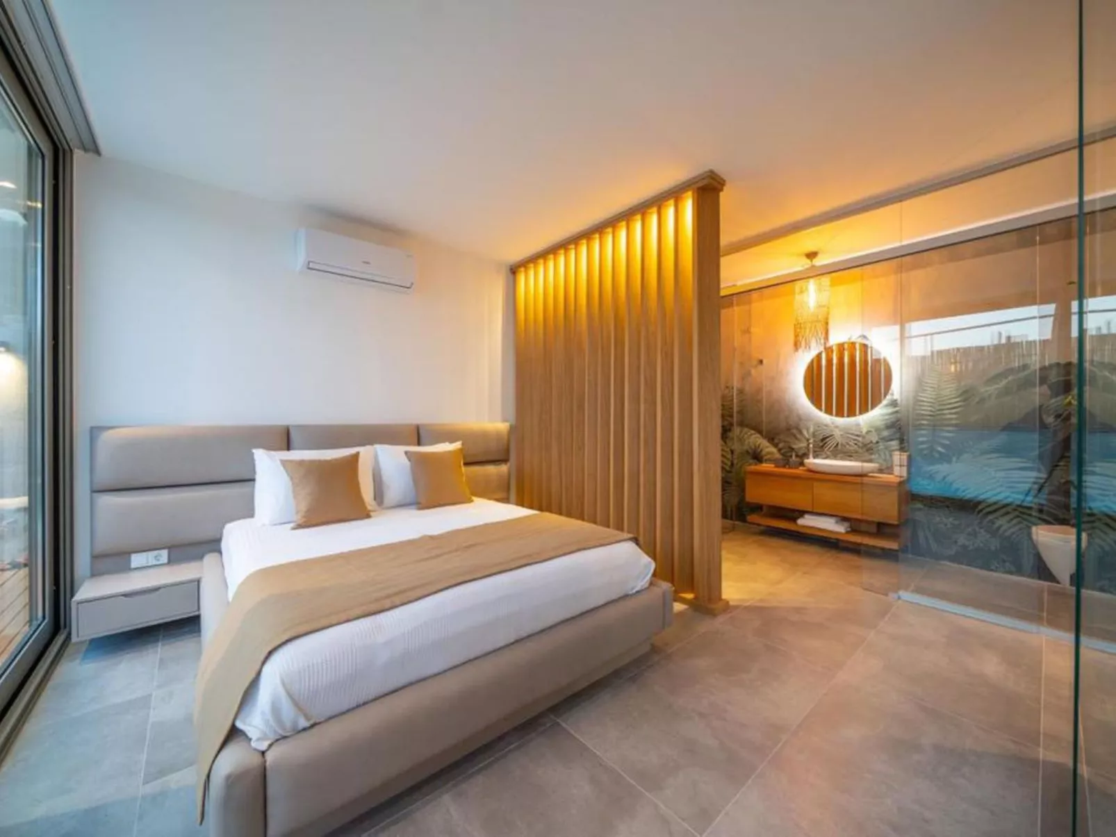 Schöne Villa mit großem Pool-Binnen