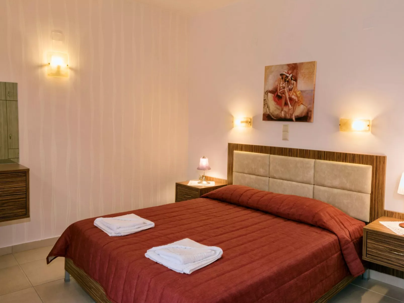 Familienvilla mit privatem Pool, Spielplatz und BBQ-Binnen