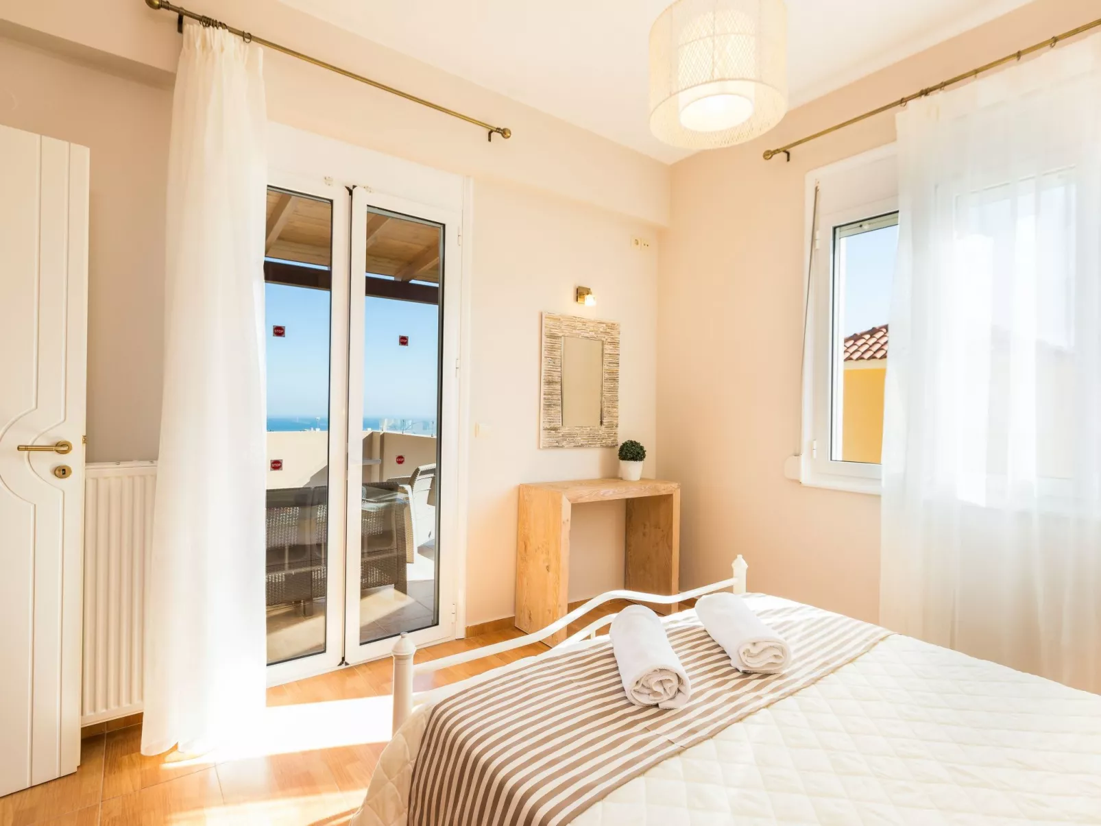 Familienvilla mit Pool und Tischtennisplatte-Image-tags.info