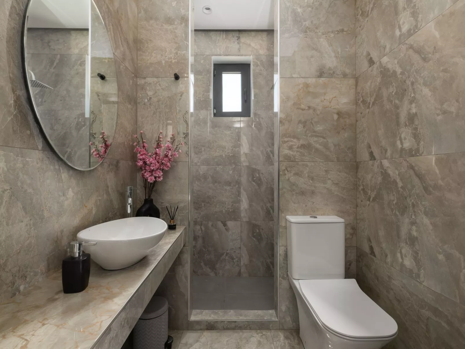 Elysianische Villa in der Nähe des Dorfes Afantou-Binnen