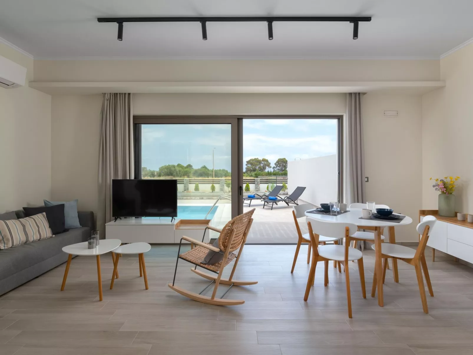 Schöne Feriensuite Eleni-Binnen