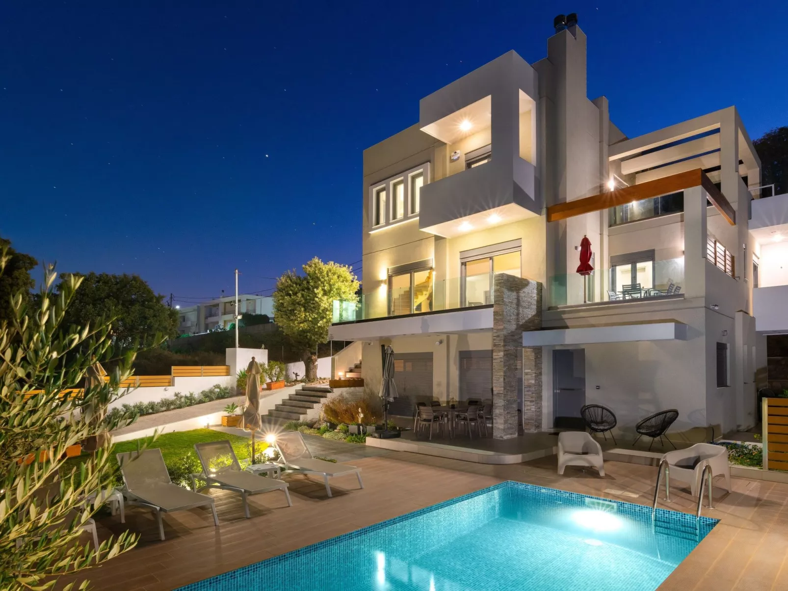 Schöne Pool-Villa Terpsis-Buiten