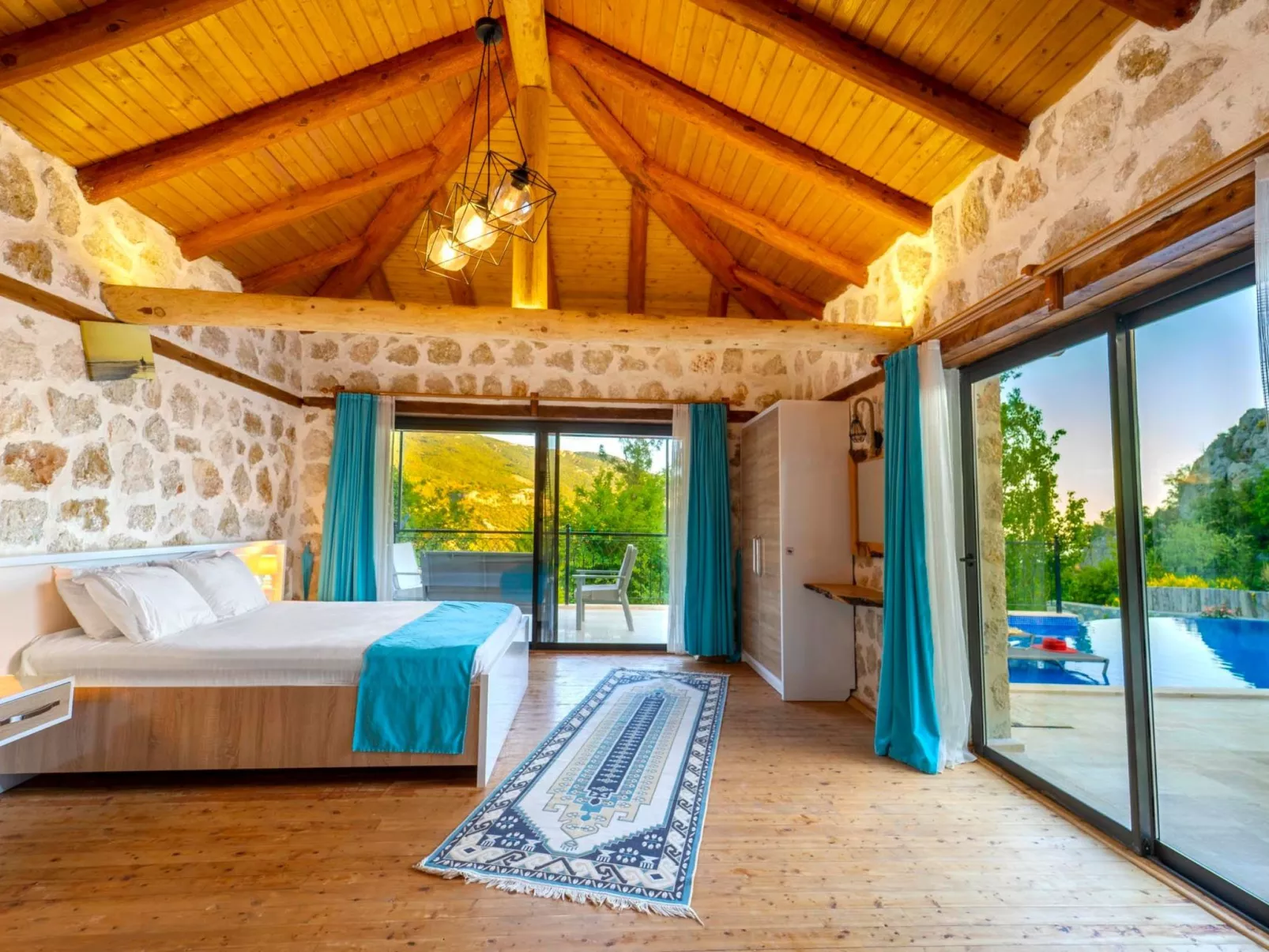 Rustikale Natursteinvilla mit Bergblick in Kalkan-Binnen