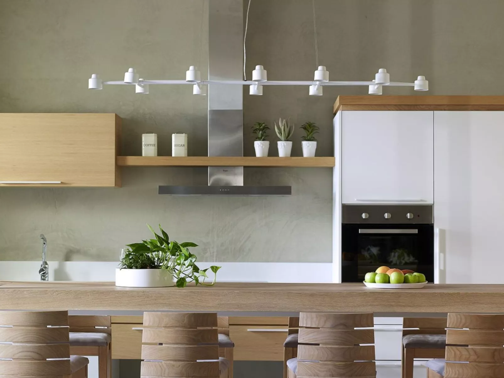 Youphoria Beachfront Estate-Binnen