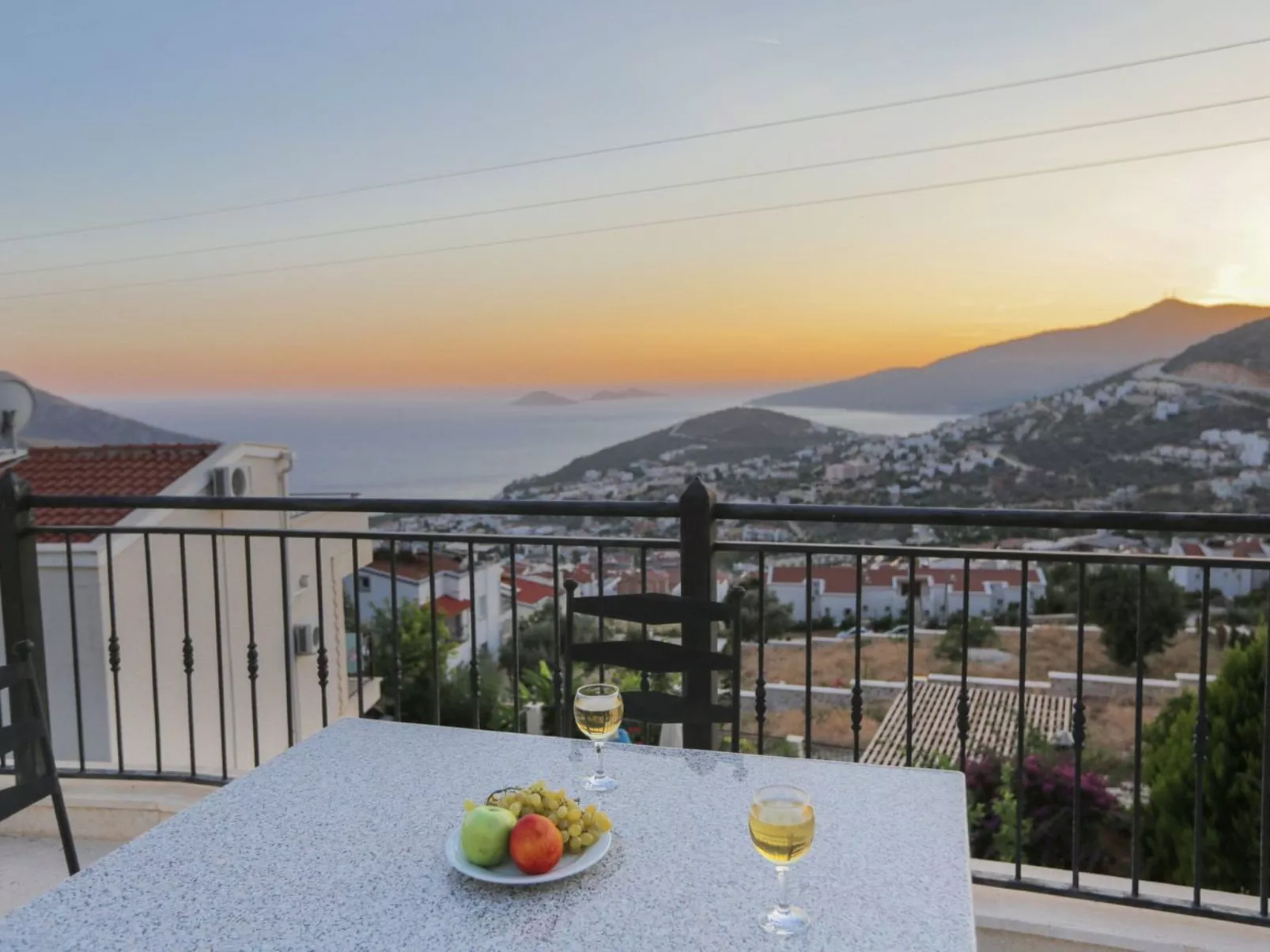 Steinhaus Villa direkt im Zentrum von Kalkan-Binnen