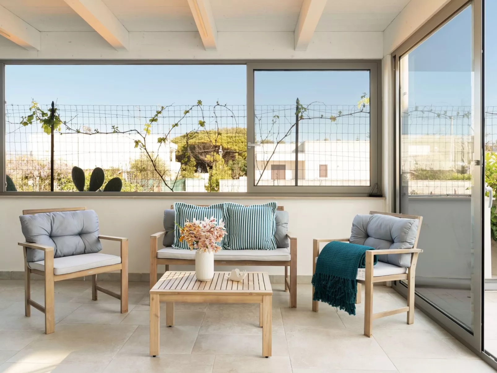 'Connie's House-Binnen