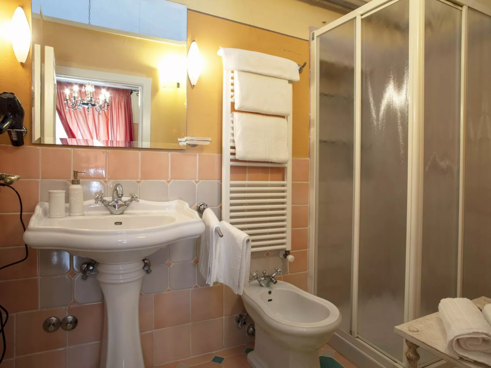 Villa 'Asciolo' mit eigenem Pool-Binnen