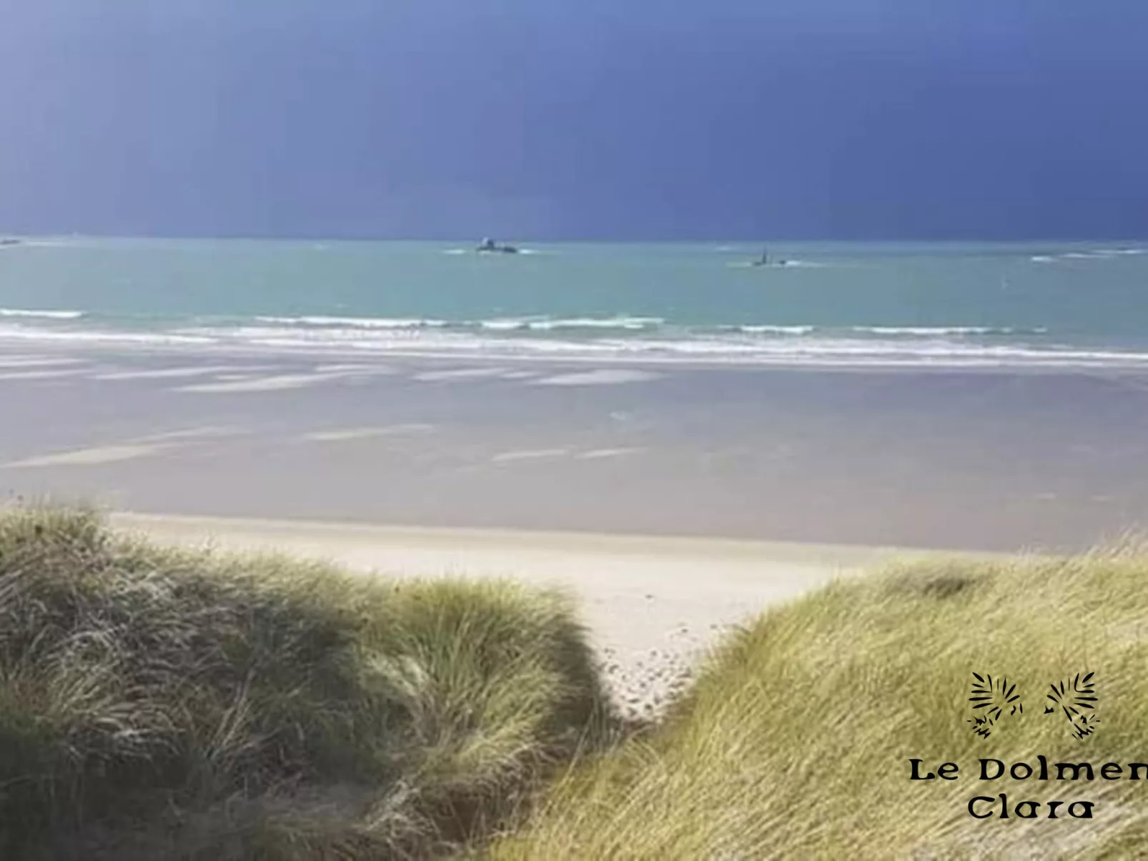 Das Dolmengebäude Clara-Buiten