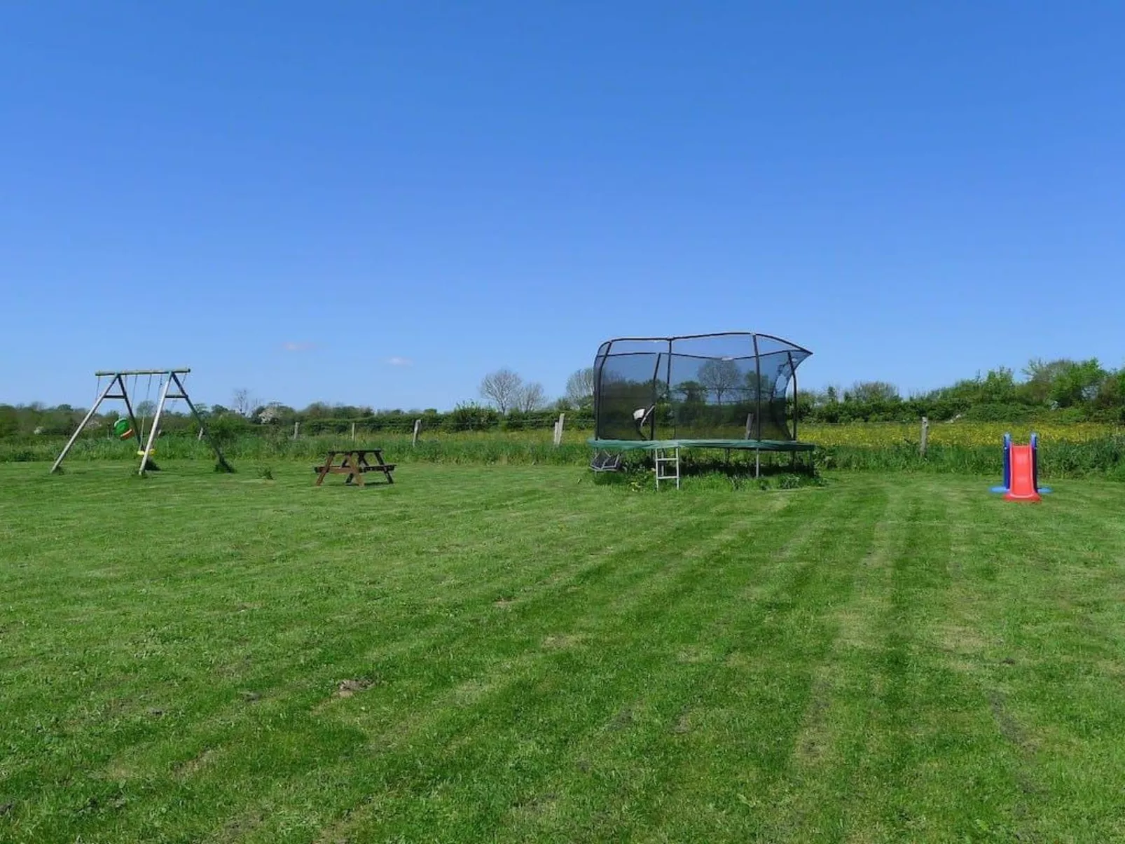 Estate "Le Pressoir" (Die Kelterei)-Buiten