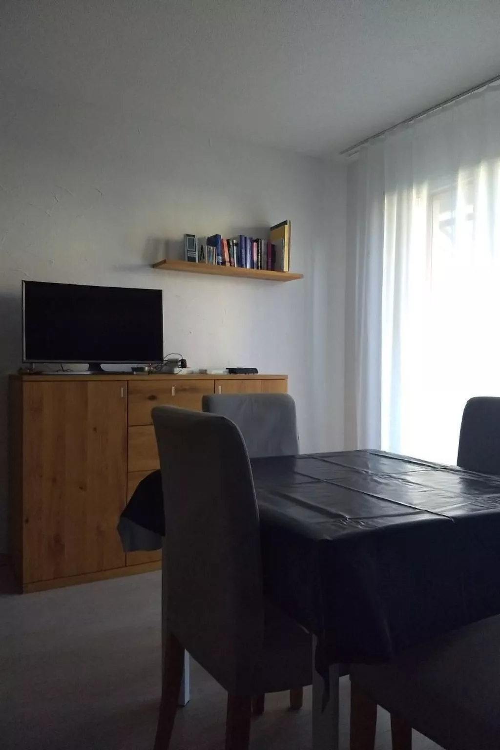 2 Zimmer Gartenwohnung mit Pool-Binnen