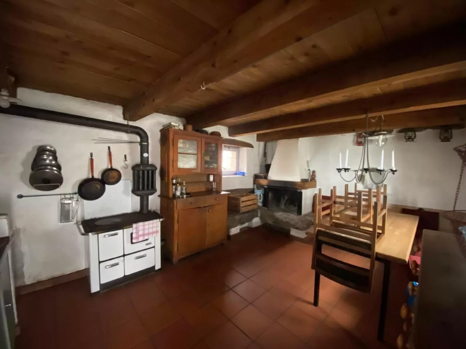 Typisches Tessiner Landleben im Centovalli-Binnen