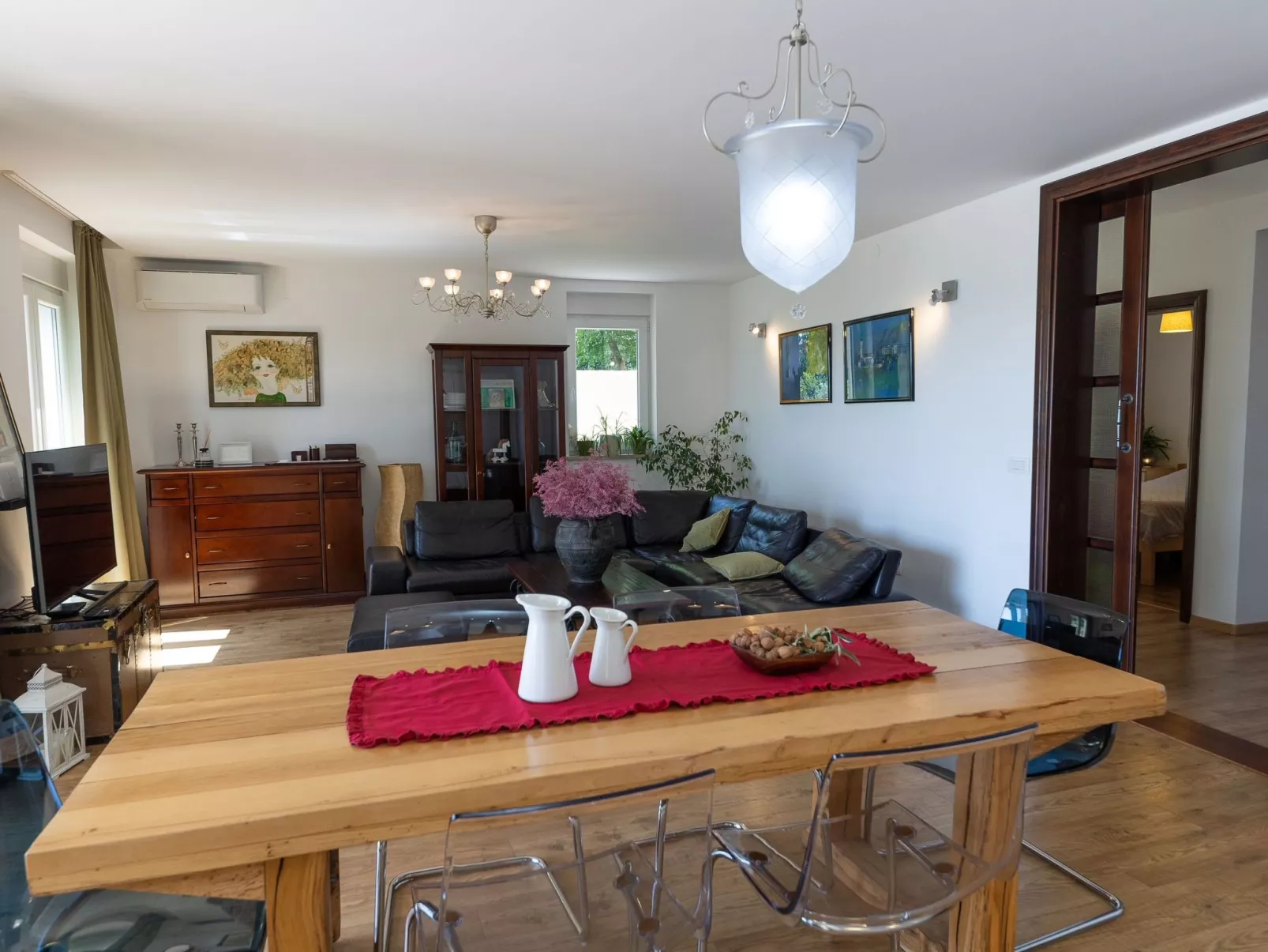 Ferienvilla mit privatem Pool-Binnen