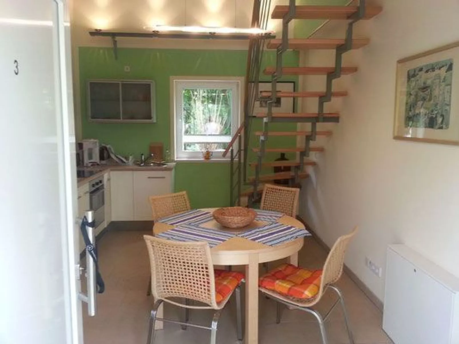 Moderne Maisonette-Wohnung mit Terrasse-Binnen