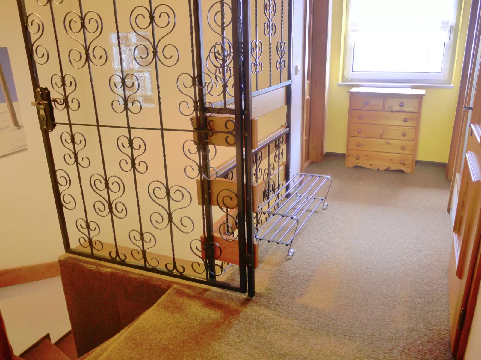 Wohl eingerichtete Wohnung mit eigenem Balkon-Binnen