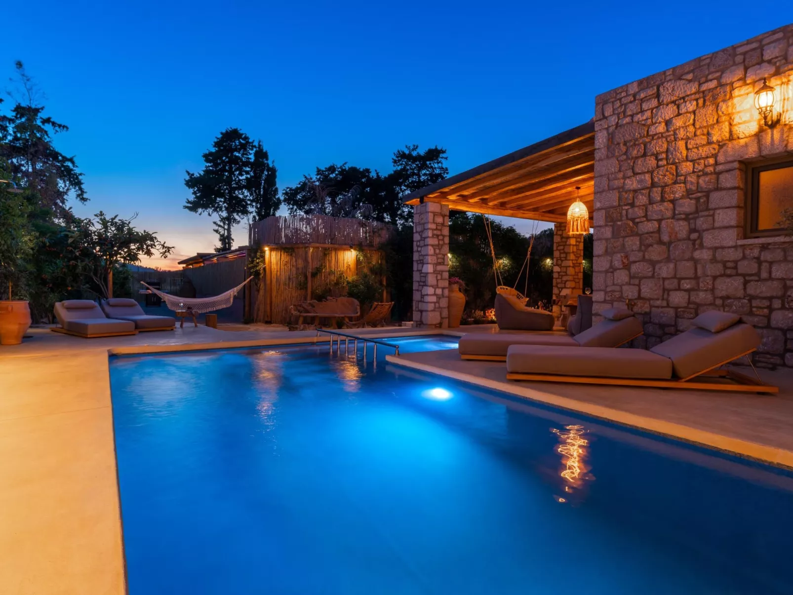 Eptopia Villa-Image-tags.info