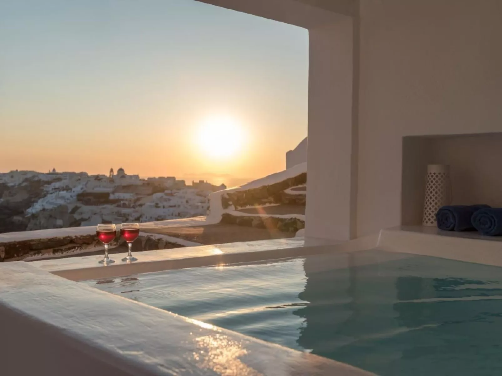 Charaktervolle Villa mit Tauchbecken und fantastischer Aussicht-Buiten