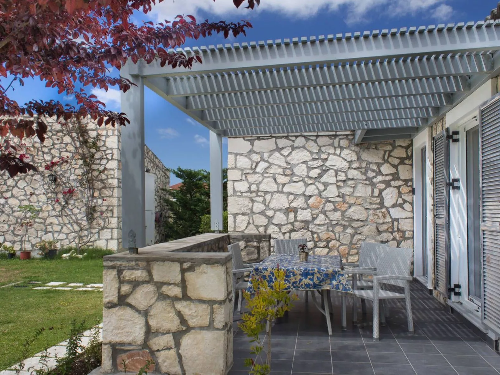 Villa mit zwei Schlafzimmern für 6 Personen. Parken, WiFi-Buiten