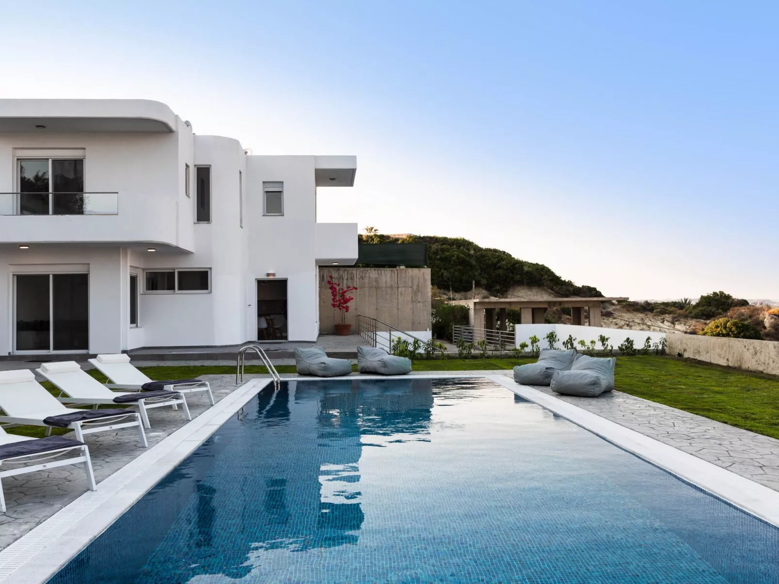 Schönes Ferienhaus in Afantou mit privatem Pool-Buiten