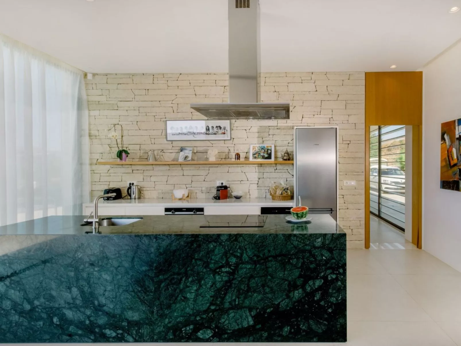 Neue einzigartige Villa mit atemberaubender Aussicht in Strandnähe-Binnen