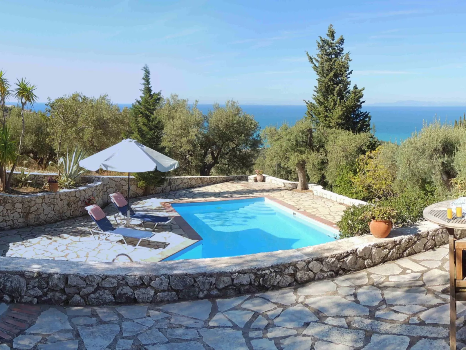 Villa Kiparissi-Binnen