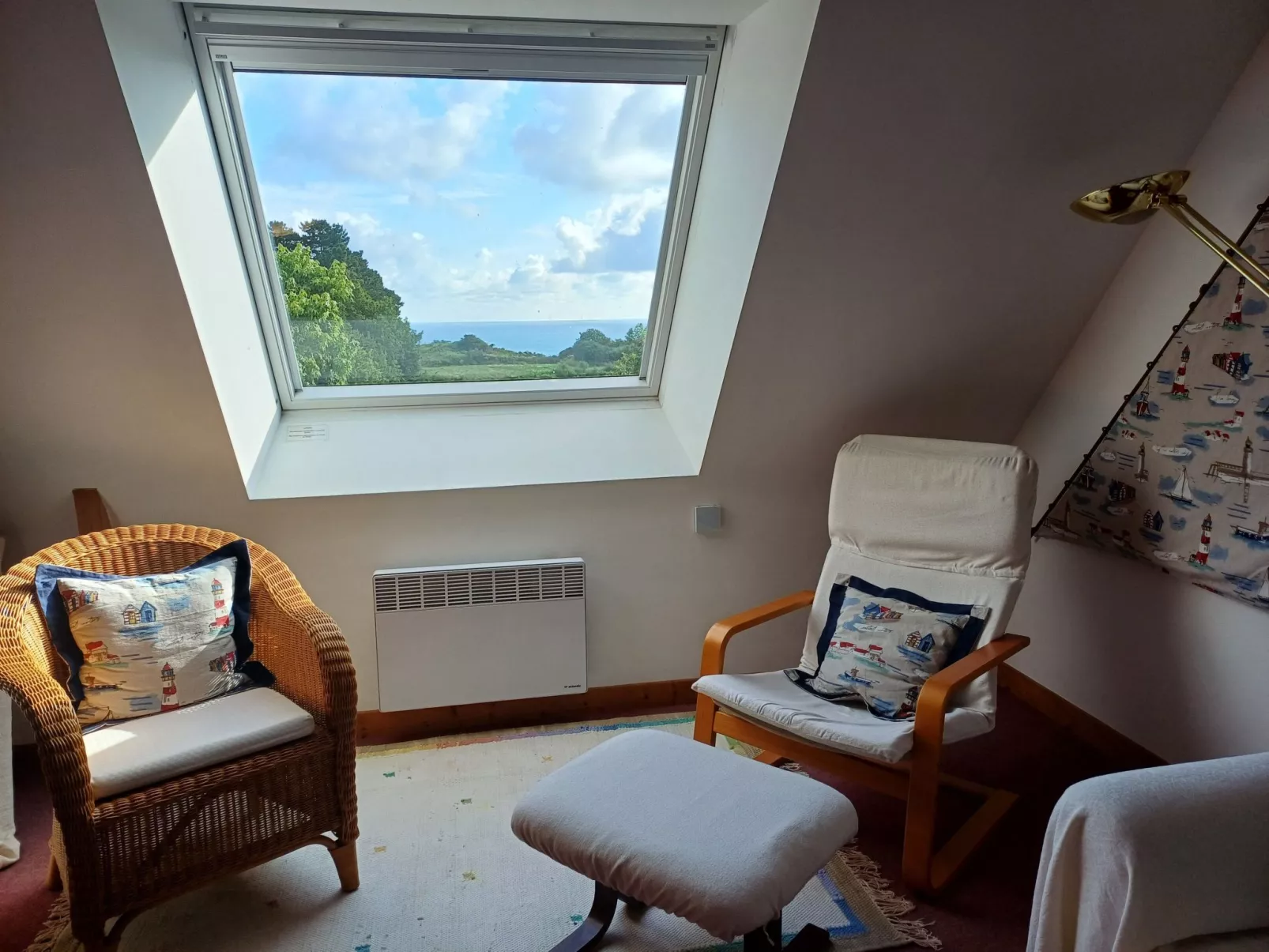 Komforthaus mit Traumgarten und Meerblick-Binnen