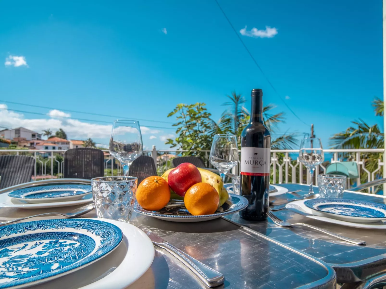 Villa mit Gartenblick-Image-tags.info