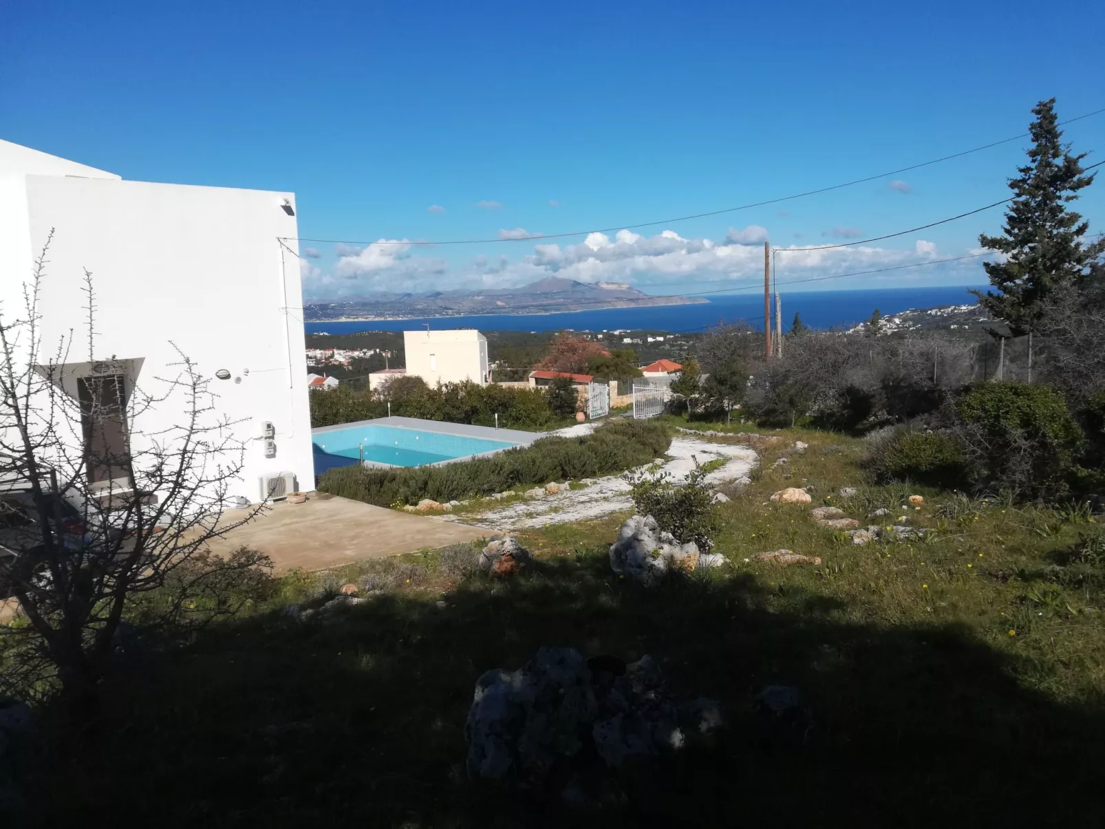 Villa mit Pool für bis zu 8 Personen. Meerblick.-Binnen