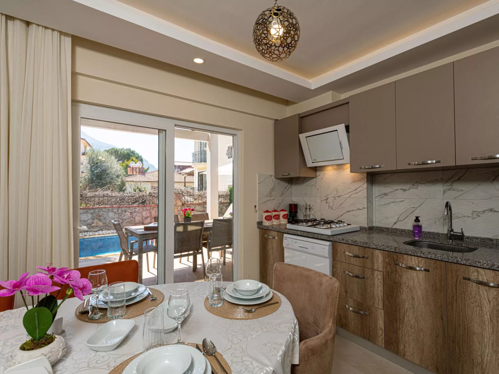 Große für Villa bis zu 9 Personen-Binnen