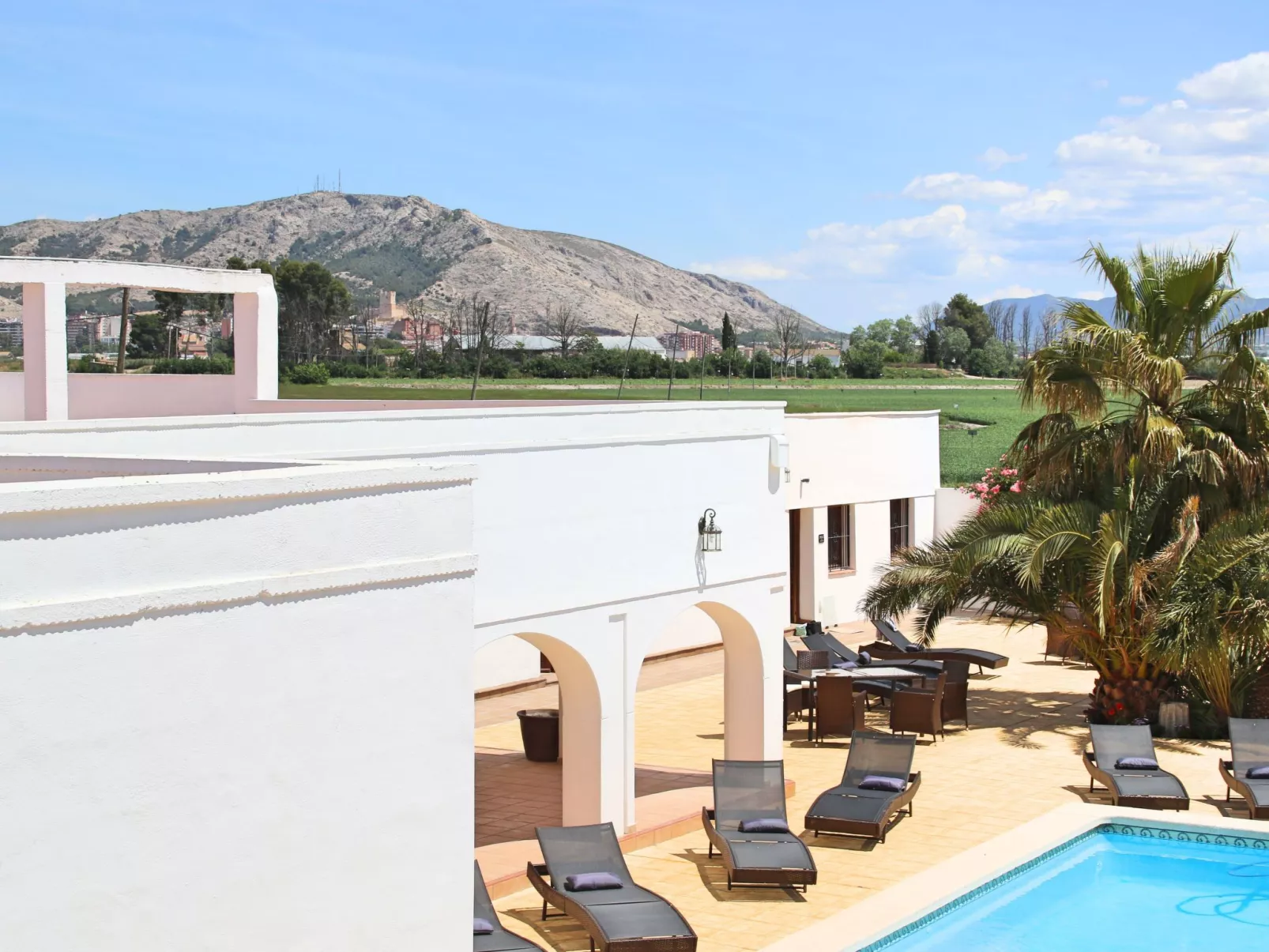 Schönes Haus in Villena mit fabelhaftem Pool-Buiten