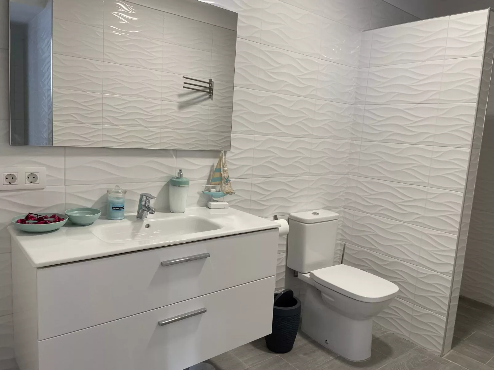 Apartamento vacacional "2 Schlafzimmer Suite eigener Pool"-Binnen