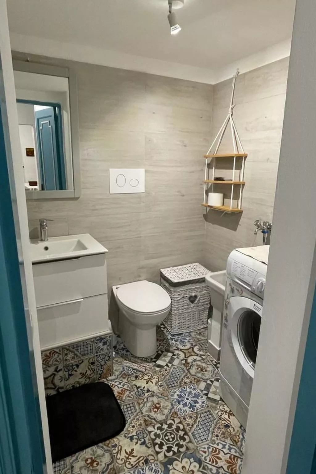 Wohnung mit Balkon-Binnen