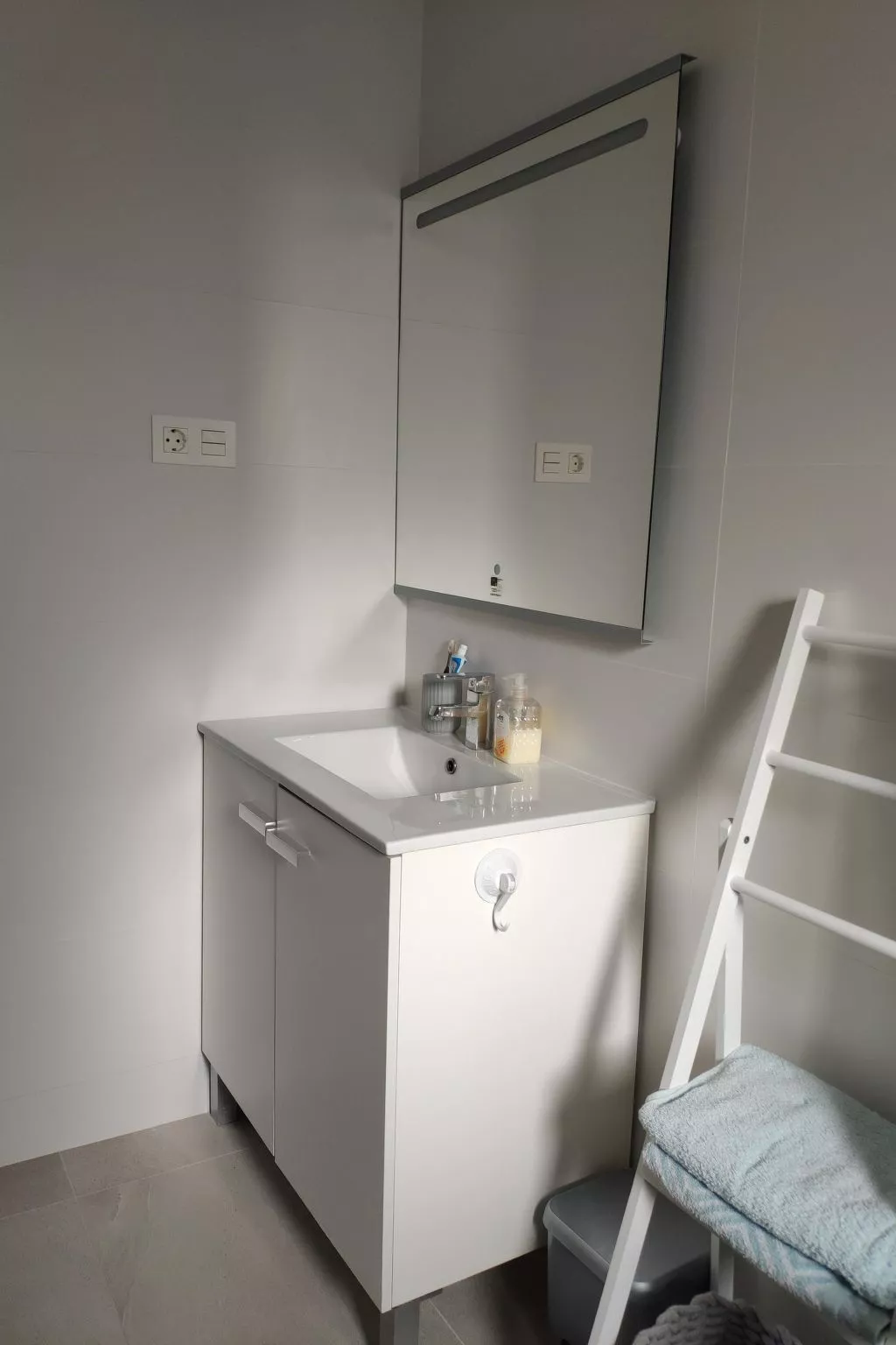 "Arenas house" mit Pool-Binnen