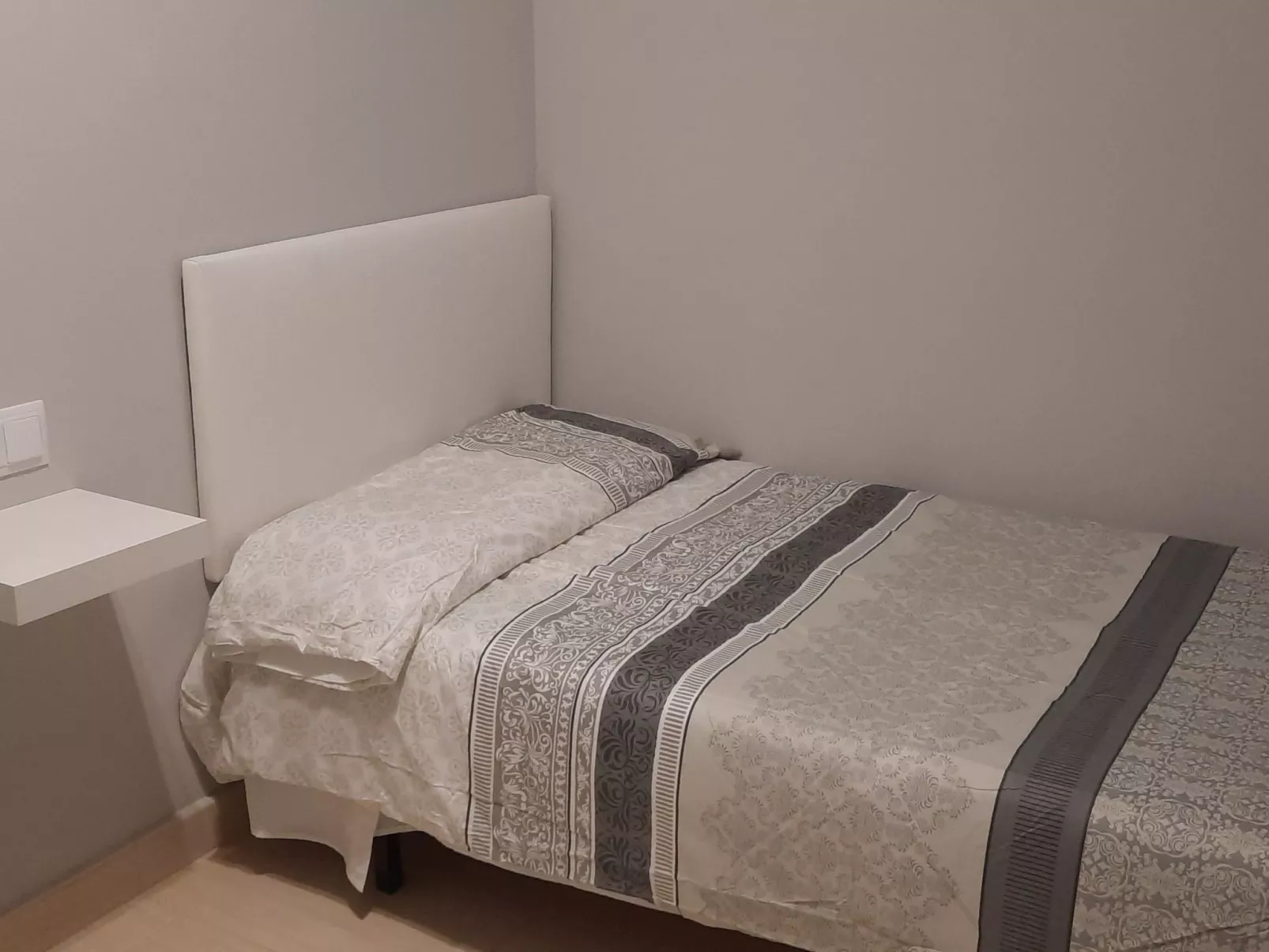 Wohnung "Stockwerk 2" mit Balkon-Binnen