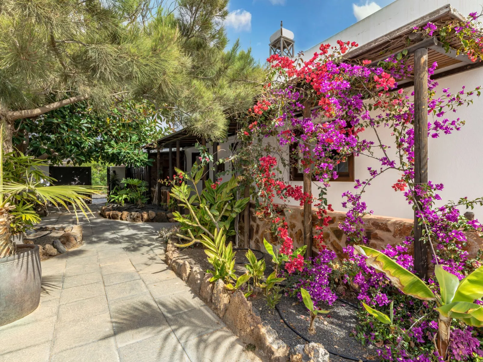 Secret Garden Villa - ländlicher Boutique-Rückzugsort, private tropische Gärten-Buiten