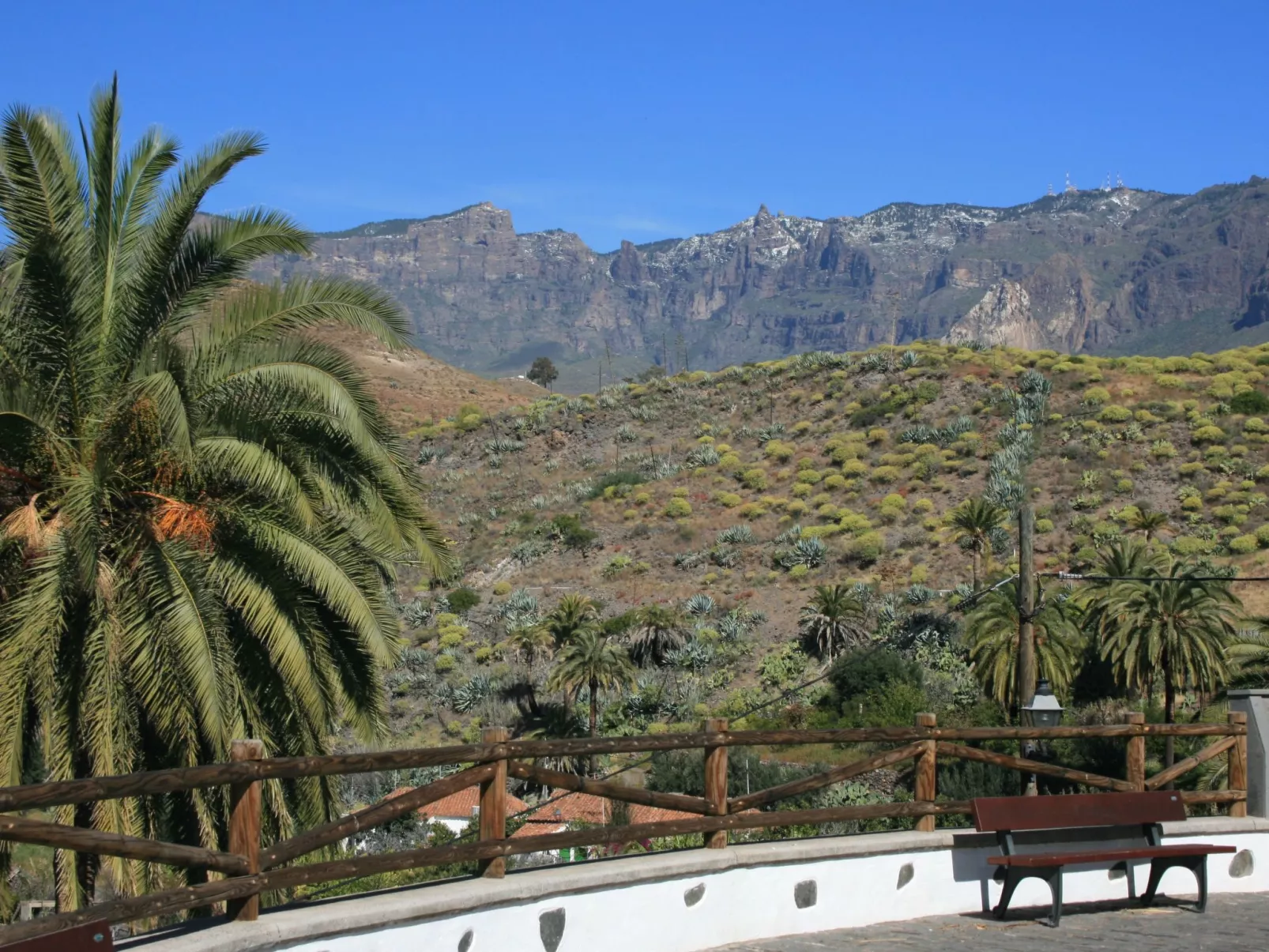 Die Schule von La Sorrueda-Buiten