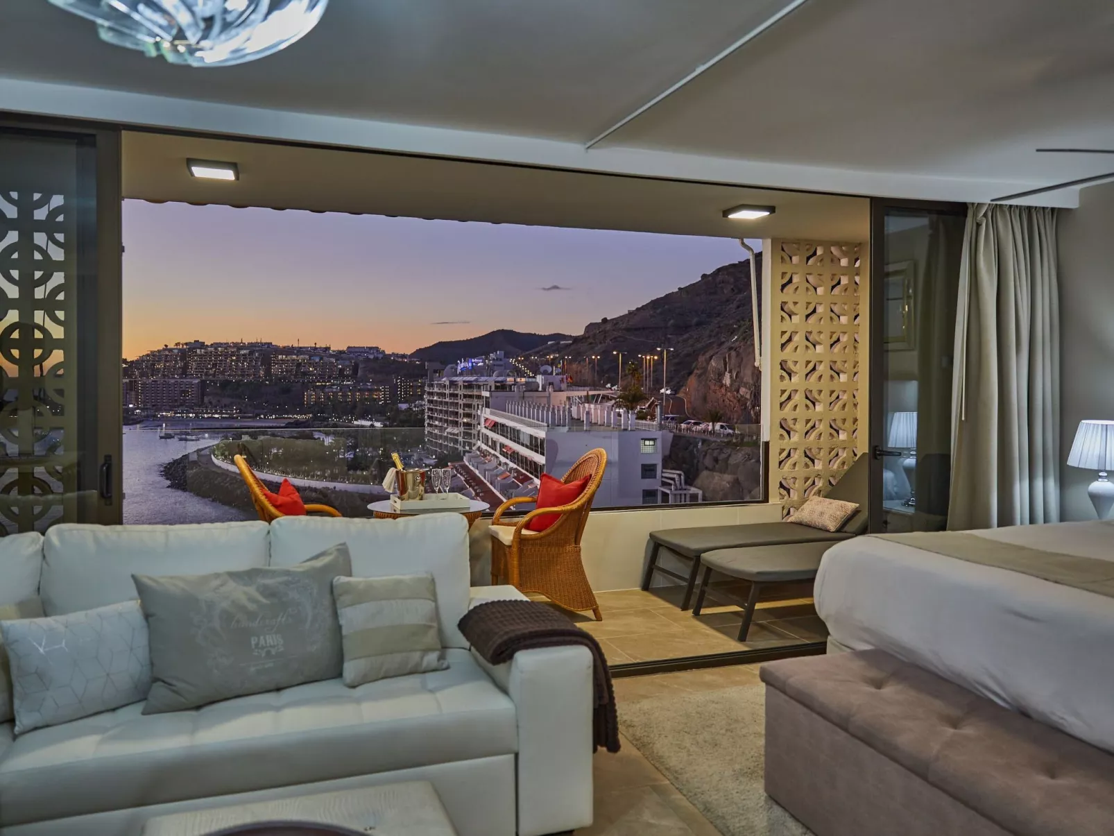 Aufwachen mit herrlichem Meerblick aus dieser schicken Wohnung-Binnen