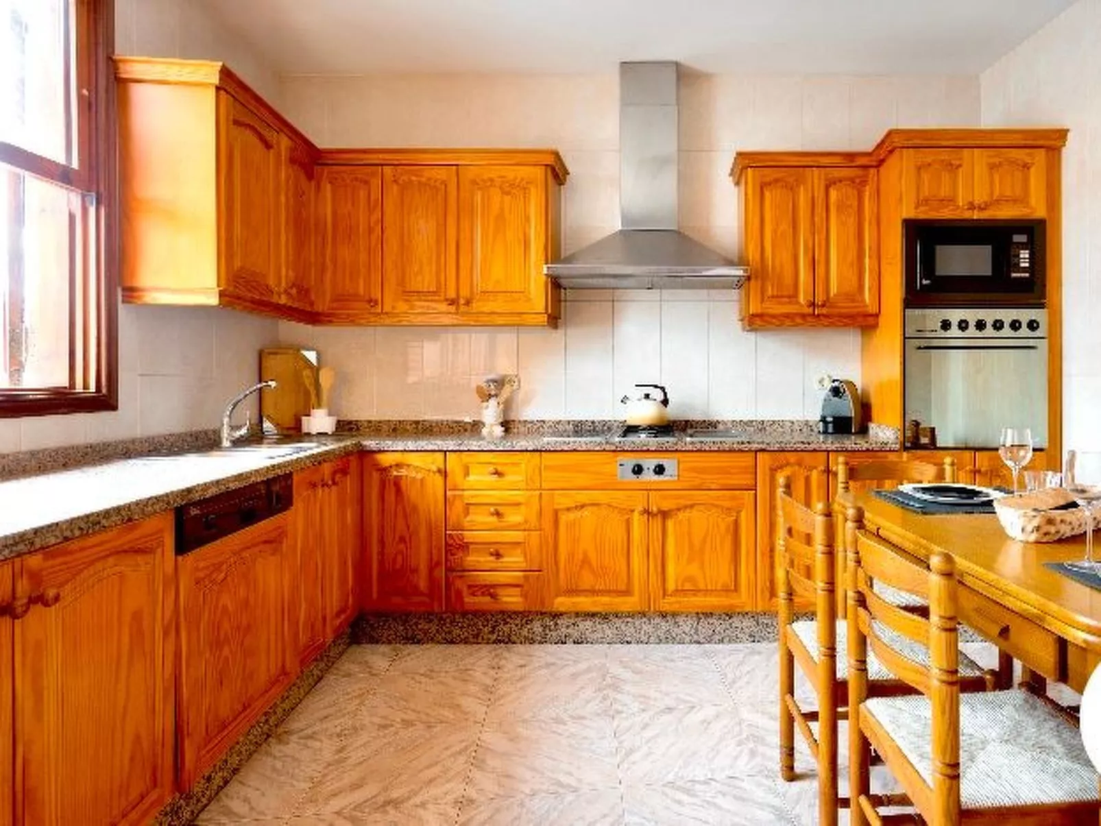 Für 3 Personen  + 1 Kind ca. 180 m&sup2; in Alcalá, Teneriffa (Westküste von Te-Binnen