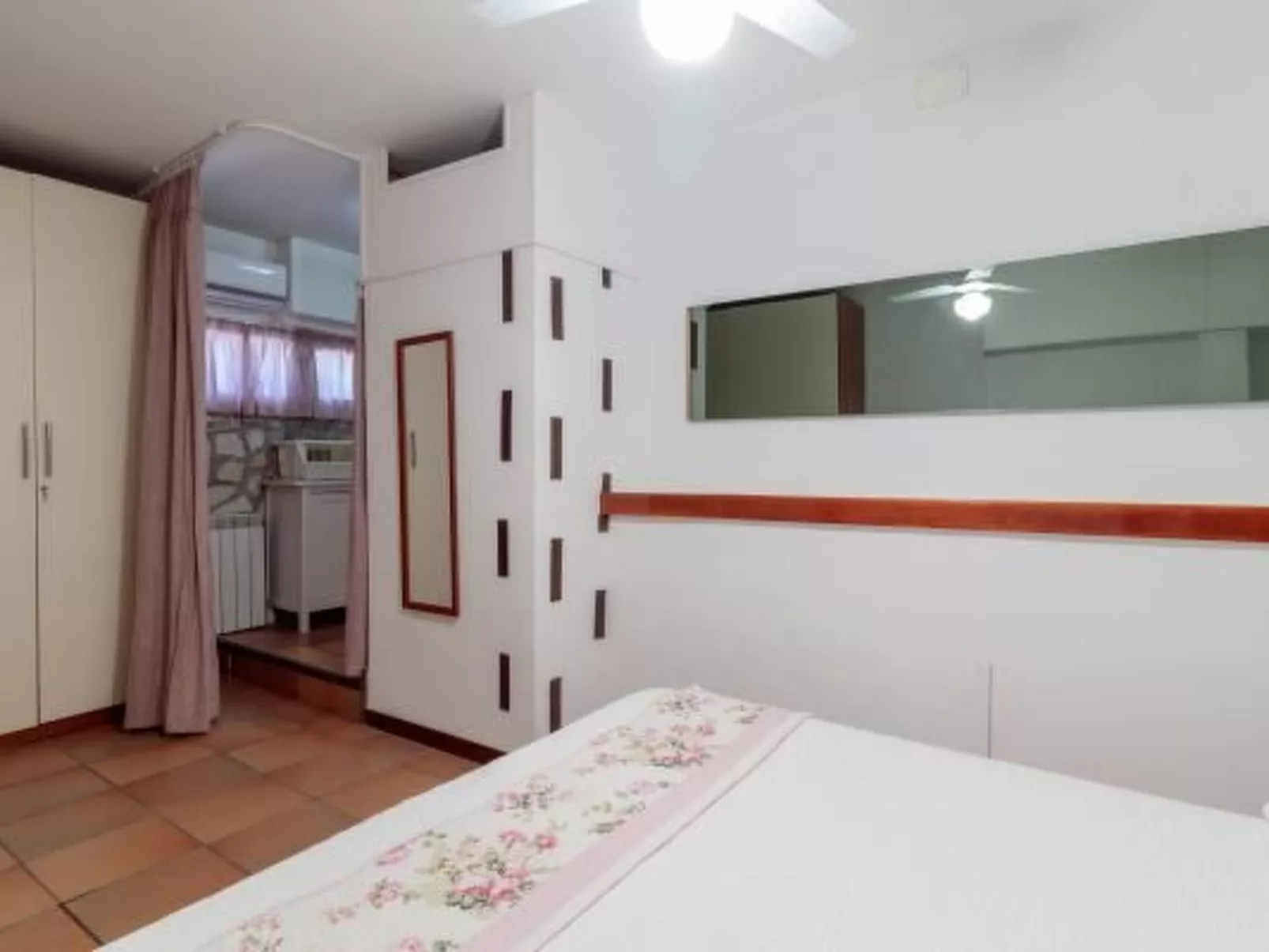 Zyklopenhaus. Erstaunliche Aussicht und privates Mini-Spa-Binnen