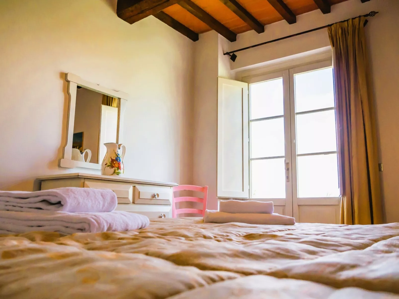 Drei-Zimmer-Wohnungen Borgo Collelungo, erster Stock-Binnen