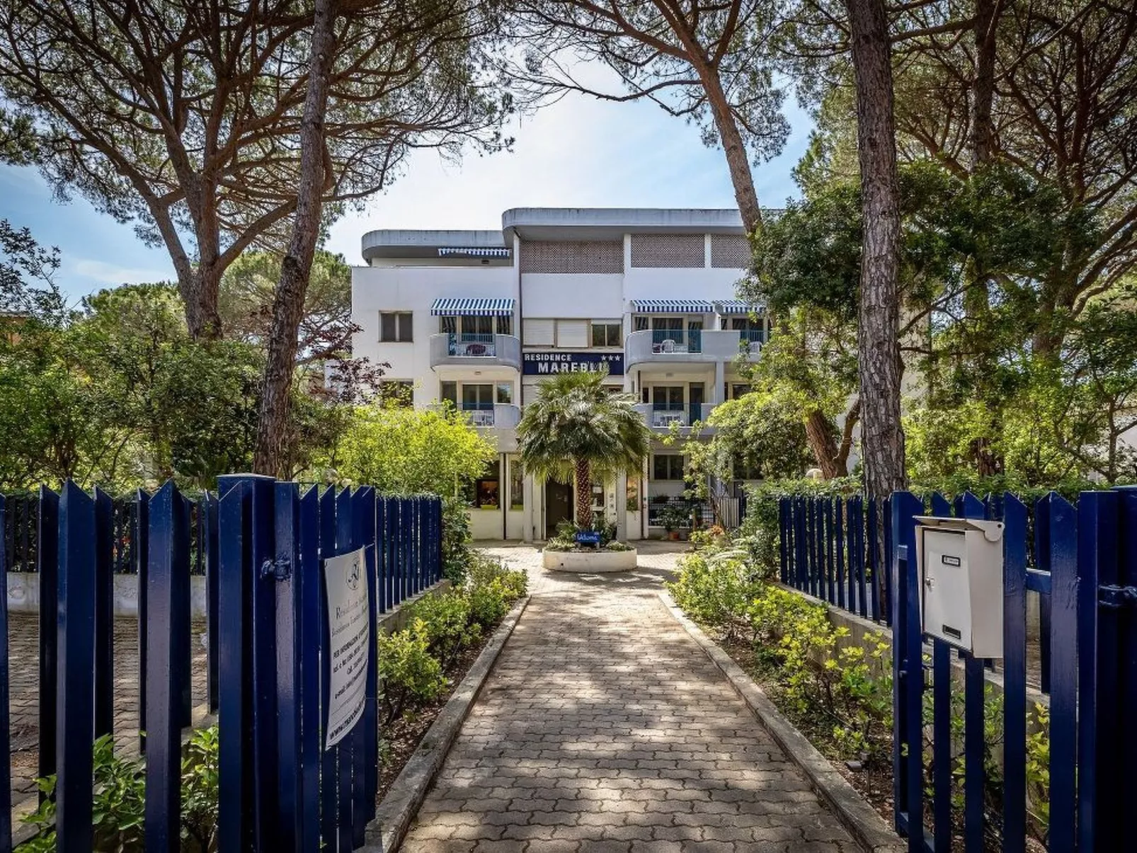 Mareblù' Wohnung mit Jacuzzi-Buiten