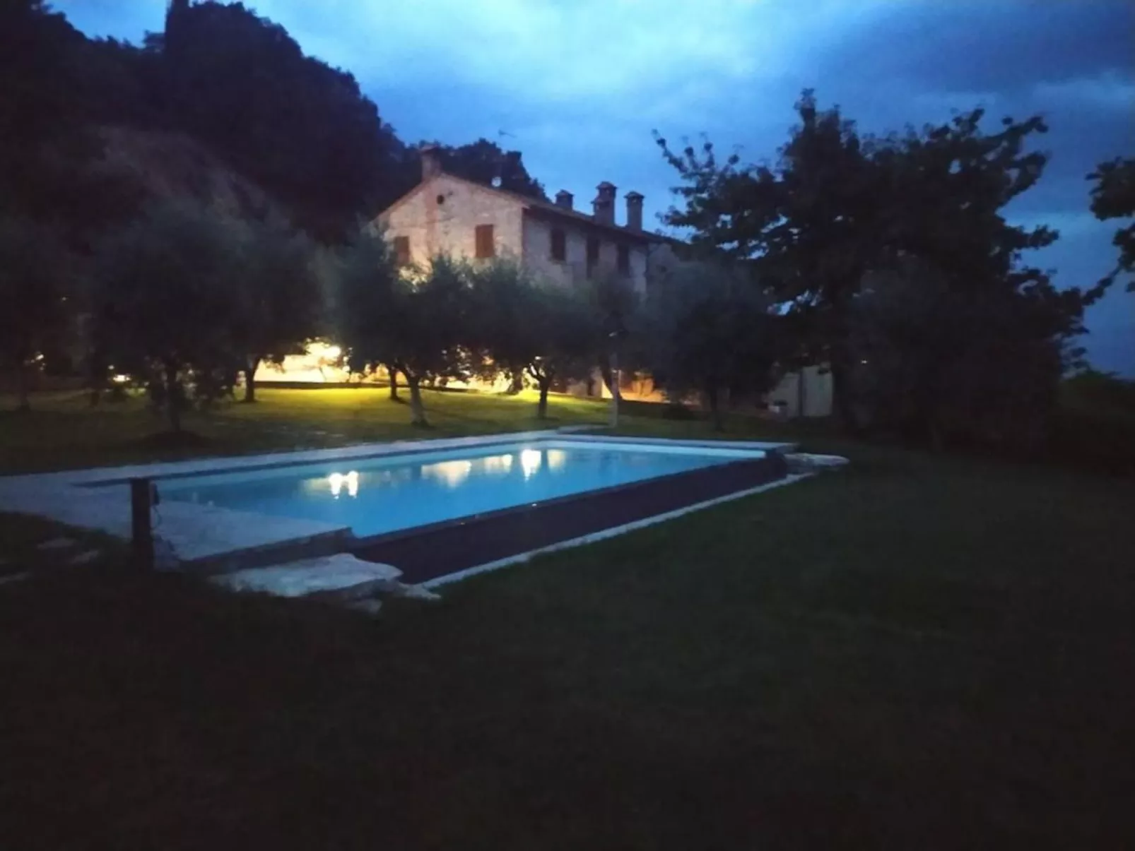 Appartement in Magione mit Grill, Terrasse und Garten-Binnen