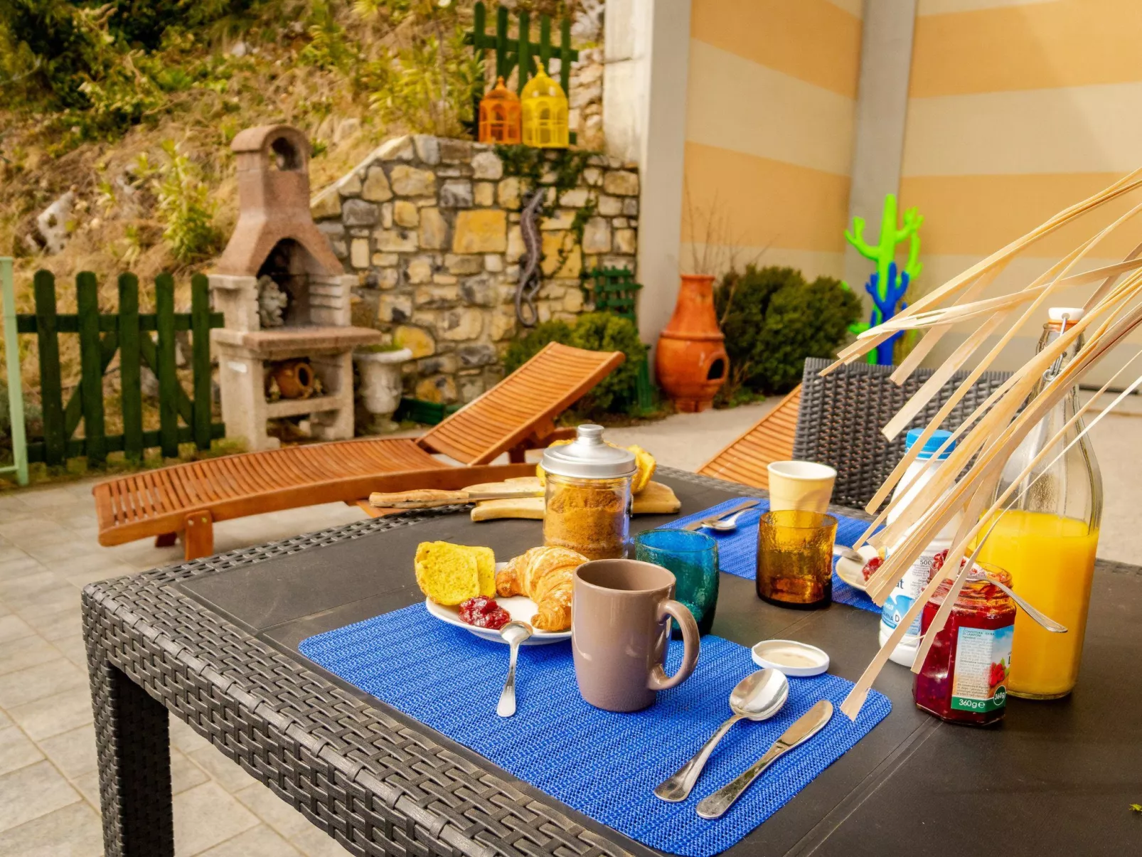 Mantegna - garten mit seeblick und schwimmbad-Binnen
